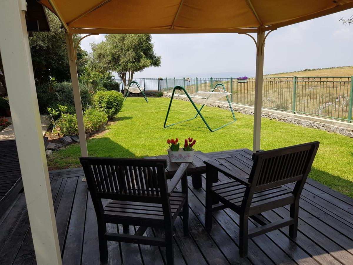 Julie'S Cabins Neot Golan Ngoại thất bức ảnh